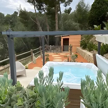 Entre Et Pinede Piscine 4*