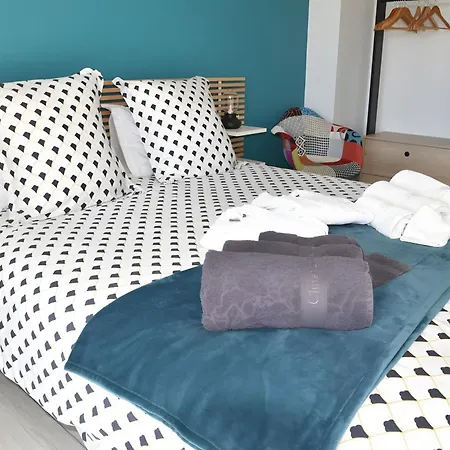 Entre Et Pinede Piscine Bed & Breakfast 4*